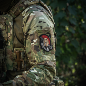 M-TAC НАШИВКА ШЛЕМ VIVERE EST MILITARE (ВЫШИВКА)