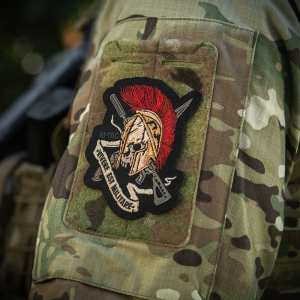 M-TAC НАШИВКА ШЛЕМ VIVERE EST MILITARE (ВЫШИВКА)