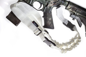 FRAG ОРУЖЕЙНЫЙ ОДНОТОЧЕЧНЫЙ РЕМЕНЬ С АНТАБКОЙ QD И КАРАБИНОМ MAX WHITE