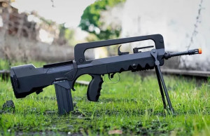 CYBERGUN СТРАЙКБОЛЬНЫЙ АВТОМАТ FAMAS BULLPUP AIRSOFT AEG RIFLE FULLY BLACK 34171