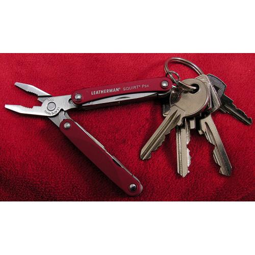 LEATHERMAN МУЛЬТИТУЛ SQUIRT PS4 RED 831227