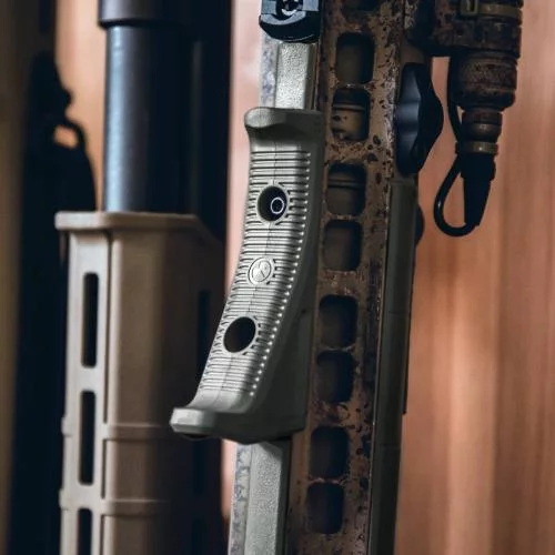 MAGPUL РУКОЯТКА ДЛЯ ПЕРЕНОСА ОГНЯ M-LOK AFG - ANGLED FORE GRIP OLIVE MAG598-ODG