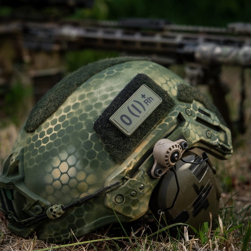 НАШИВКА ГРУППА КРОВИ O(I) RH(+) PVC 25Х60 OLIVE